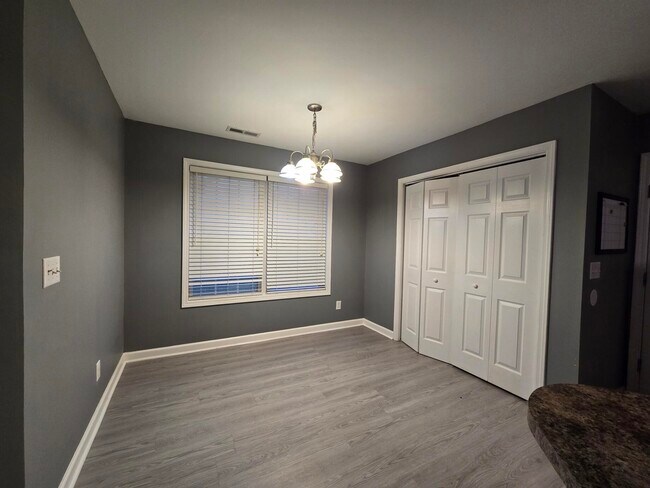 Building Photo - 280 Trillium Ln