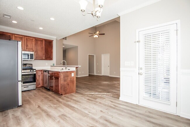 Building Photo - 64 Paxton Pl