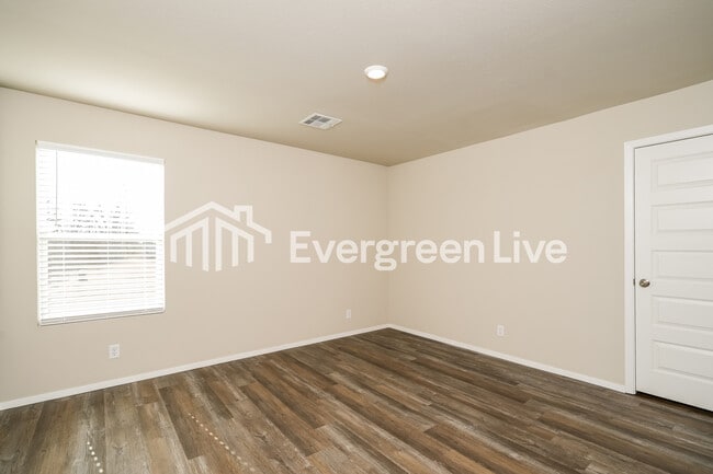 Building Photo - 10174 E Biswell Ln