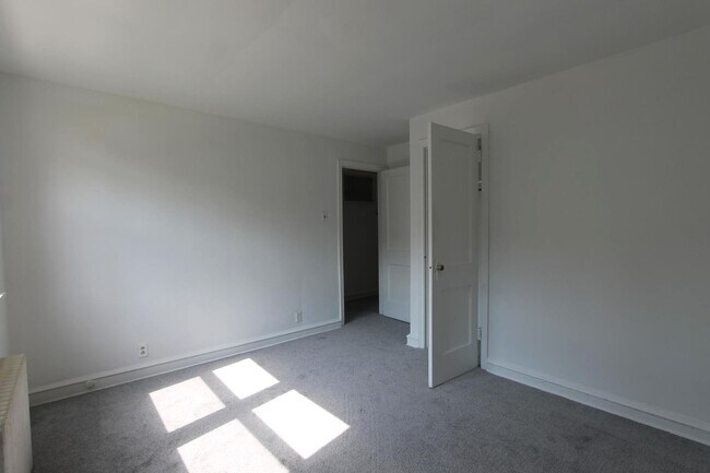 Building Photo - 510 S Pleasant Pl