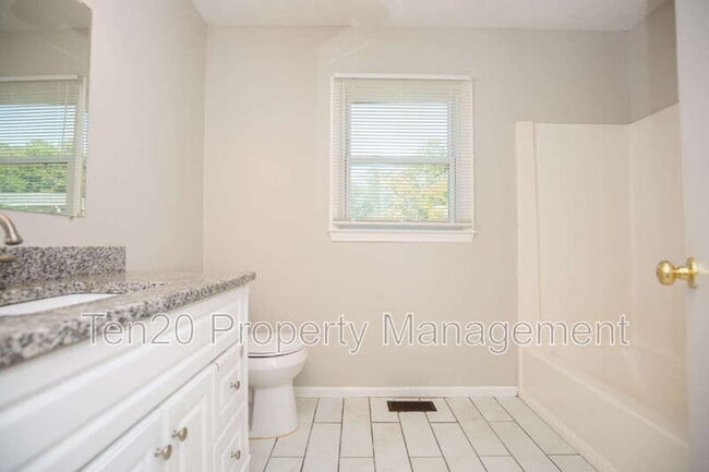 Building Photo - 4500 Linda Dr