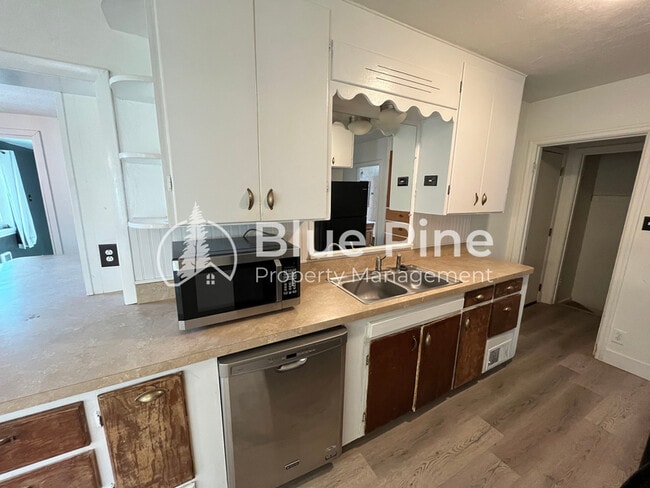 Building Photo - 108 Horrocks Dr