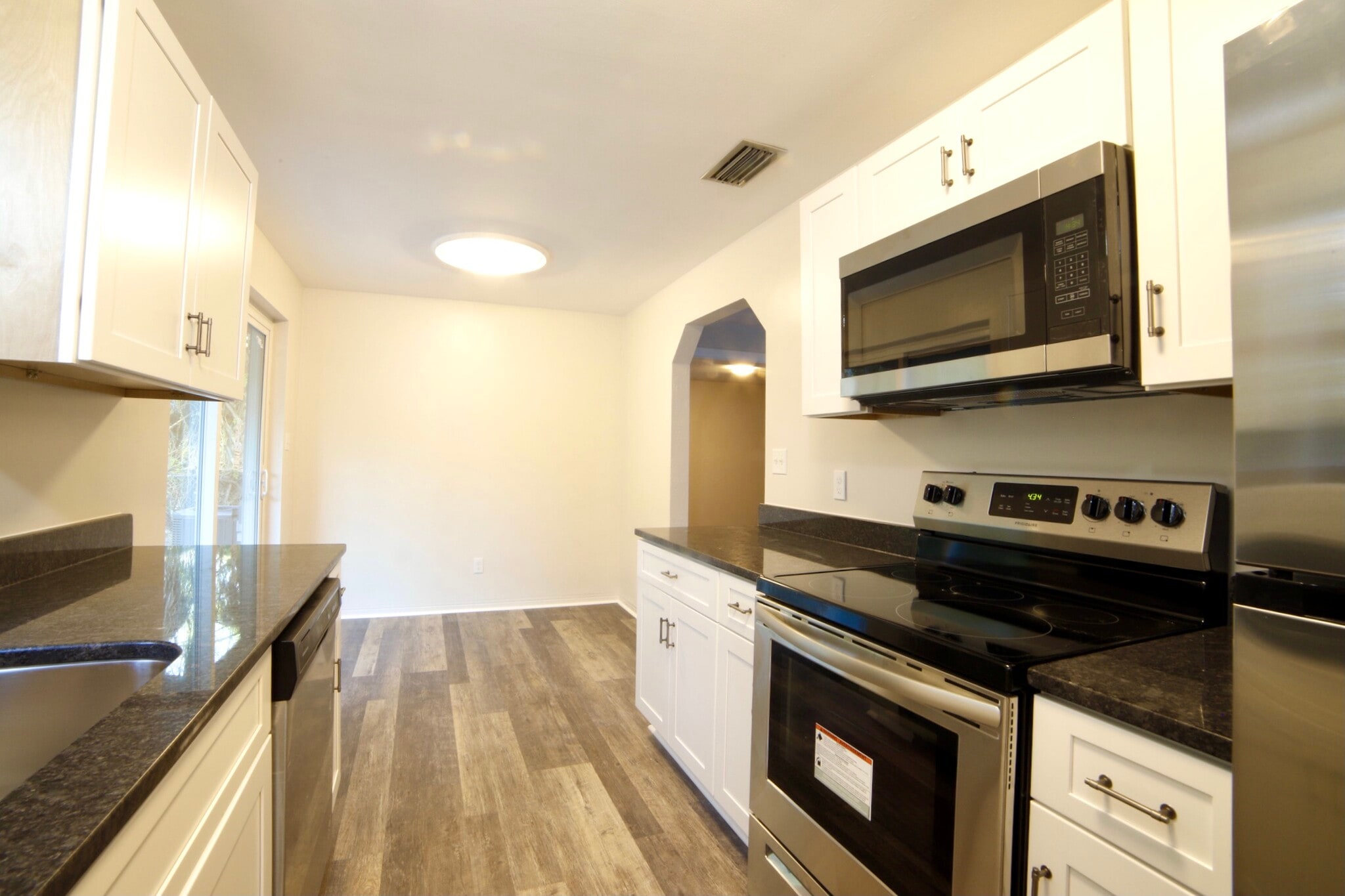 Kitchen - 113 Astor St