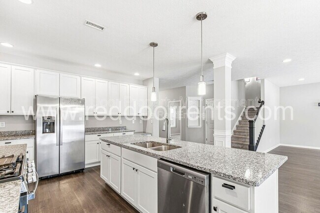 Building Photo - 8276 Sonata Pl