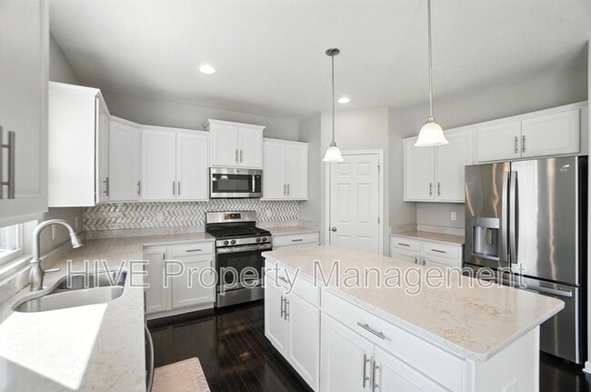 Building Photo - 6888 Lady Abigail Dr