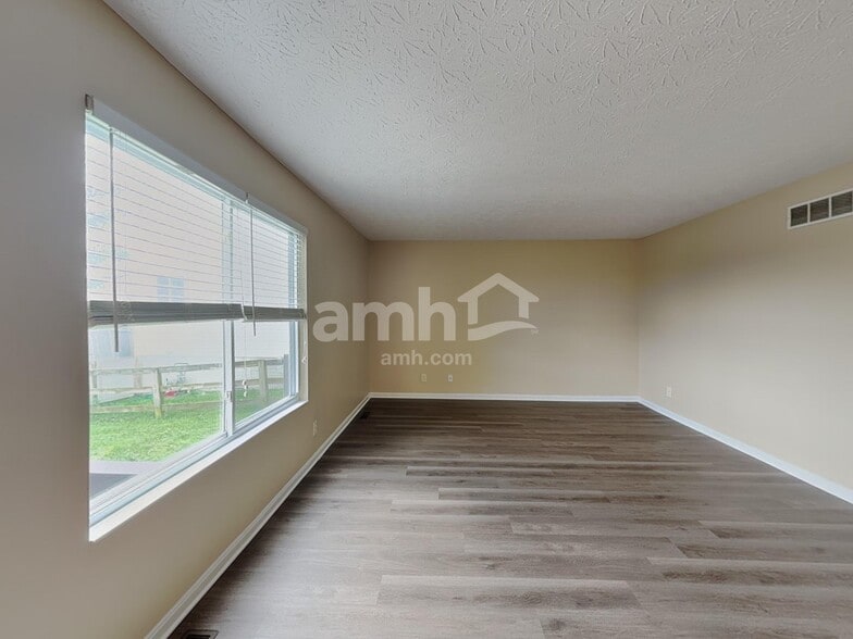 Building Photo - 563 Tupelo Dr
