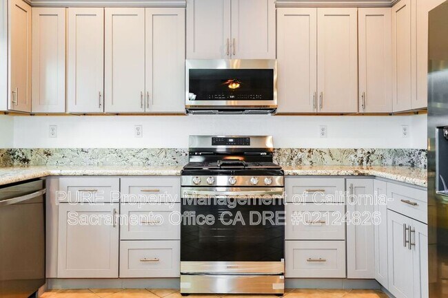 Building Photo - 2011 Misty Meadow Dr