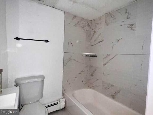 Building Photo - 1247 Shackamaxon St