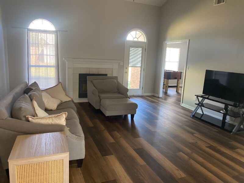 Building Photo - 3683 Old Ferry Rd