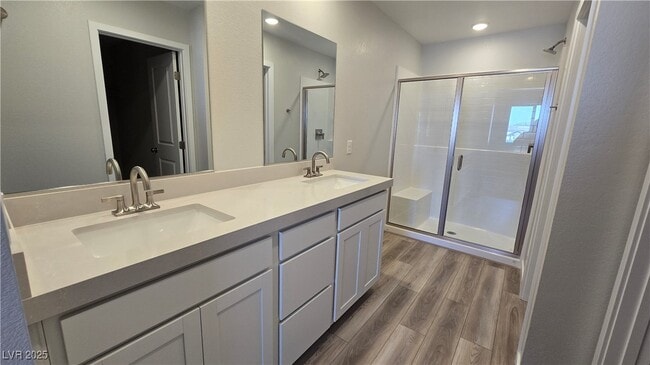 Building Photo - 988 Gearus Pl