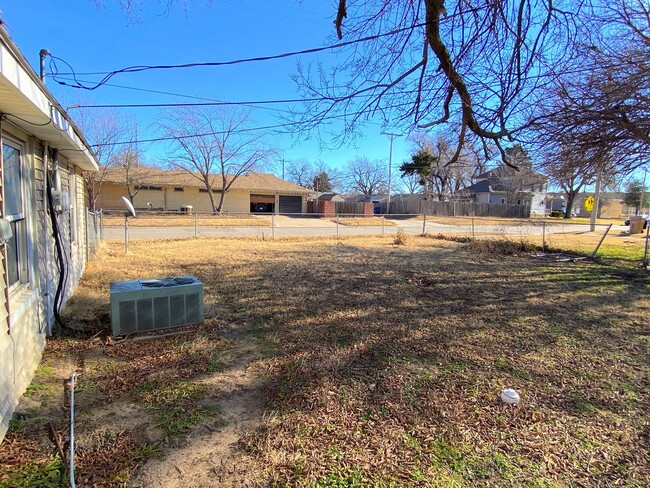 Primary Photo - 3 Bedroom 1 Bathroom house