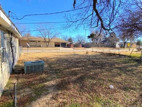 Building Photo - 3 Bedroom 1 Bathroom house