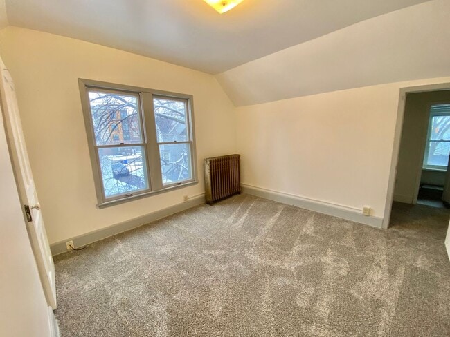 Building Photo - 4 Bedroom near Downtown Fargo!