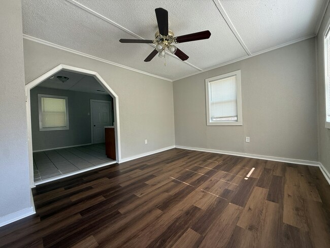 Building Photo - 3637 Winston Dr