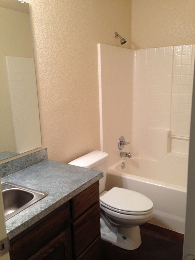 Building Photo - Duplex