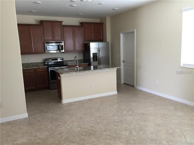 Building Photo - 13048 Garridan Ave