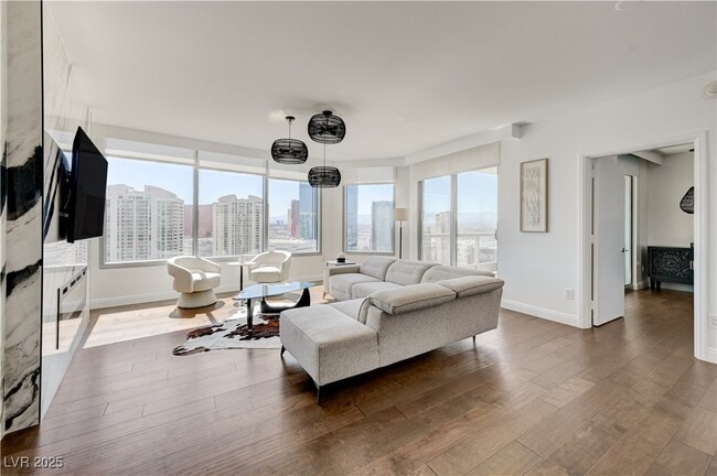 Building Photo - 222 Karen Ave