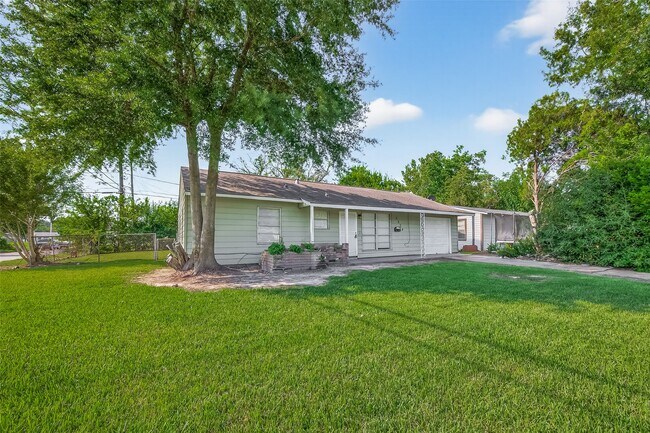 Building Photo - 5534 Thrush Dr