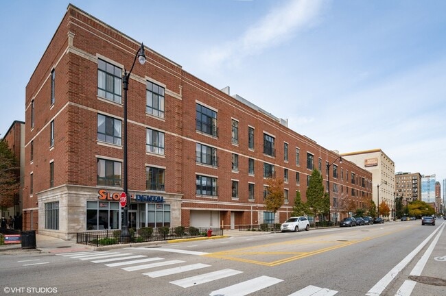 Primary Photo - 1440 S Wabash Ave