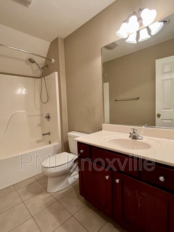 Building Photo - 4601 Ivy Rose Dr