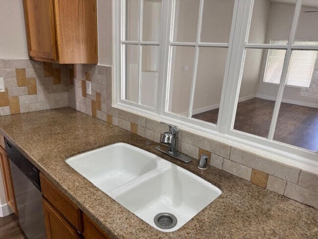Building Photo - Nice Single Story Home in the Summerlin Area