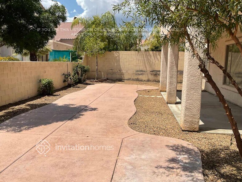 Building Photo - 10909 Summer Quail Ave
