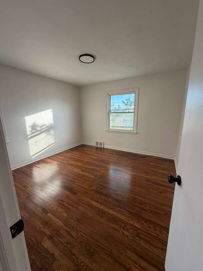 Building Photo - 5973 Turney Rd