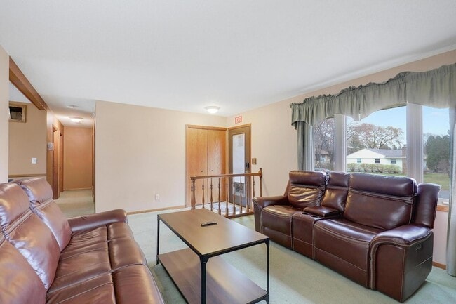 Building Photo - 11333 Welcome Ave N