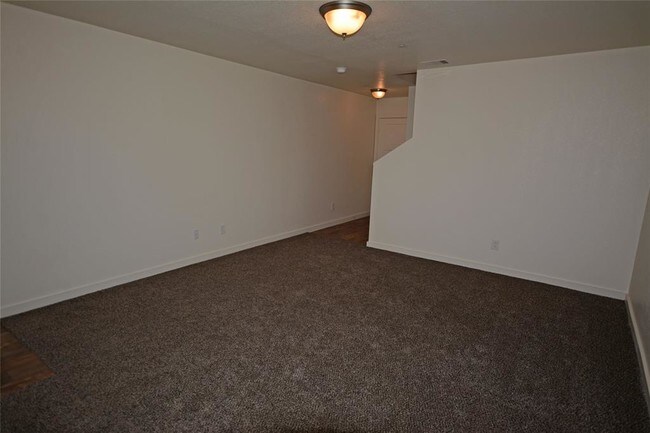 Building Photo - 10535 Mills Rd