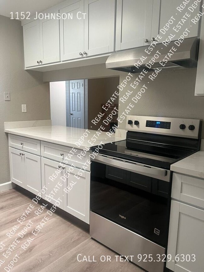 Building Photo - 1152 Johnson Ct