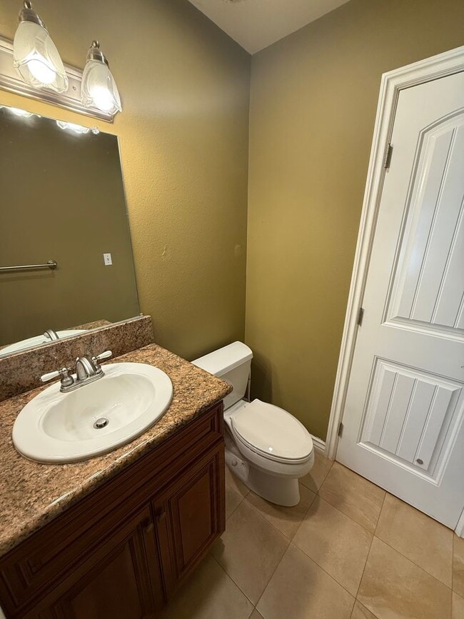 Building Photo - Gorgeous and Upgraded 4 Bed, 2.5 Bath Two-Story in Villa Portofino!