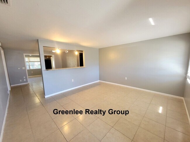 Building Photo - 4542-Grand