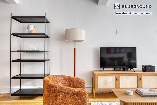 Building Photo - 150 E 39th St