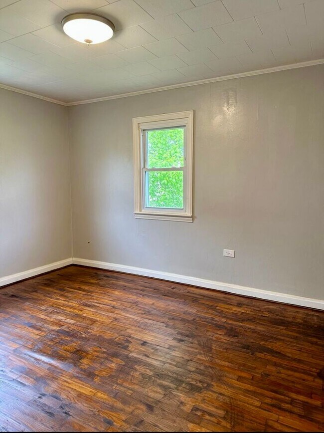 Building Photo - 3 Bedroom/1 Bathroom Home in Paragould AR ...