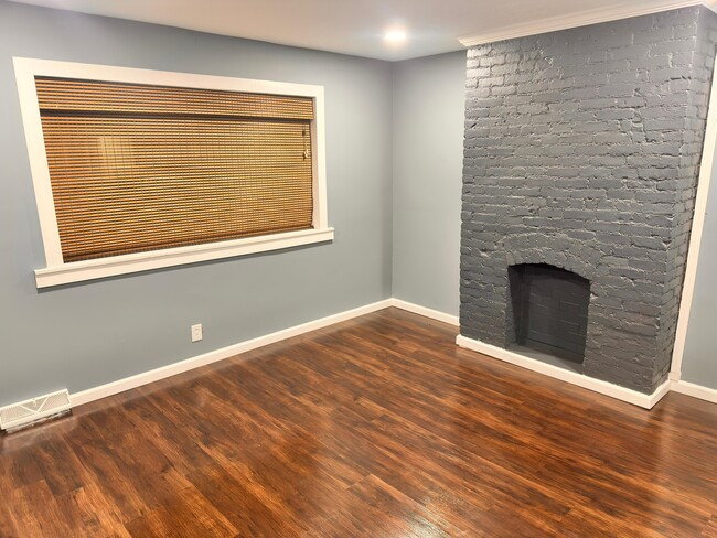 Building Photo - 1240 S 17th St