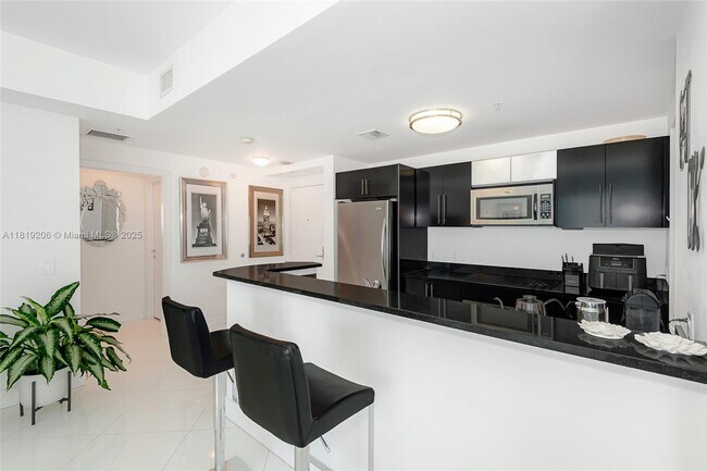 Building Photo - 300 S Biscayne Blvd