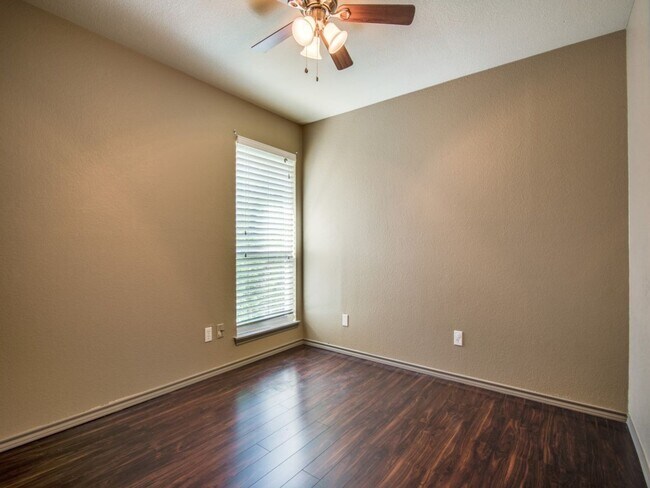 Building Photo - 7716-7718 Sable Lane