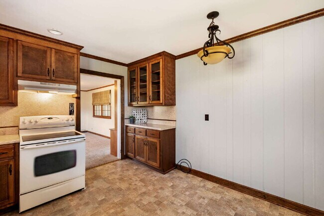 Building Photo - "Charming 3-Bedroom Haven with Spacious 2200 Sq Ft Layout in Lascassas, TN!"