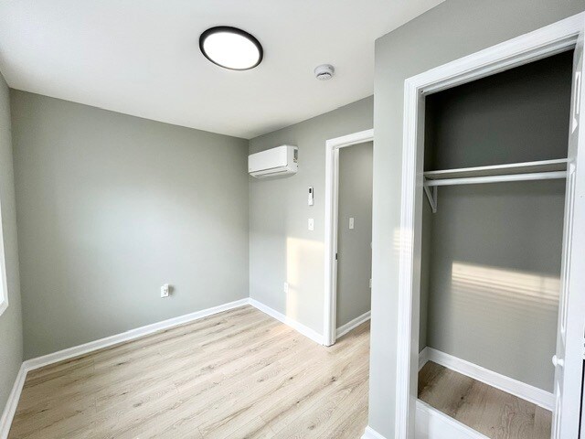 Building Photo - 935 S Belnord Ave