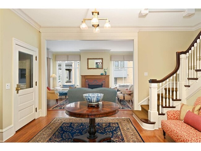 Building Photo - 1776 Knox Ave S