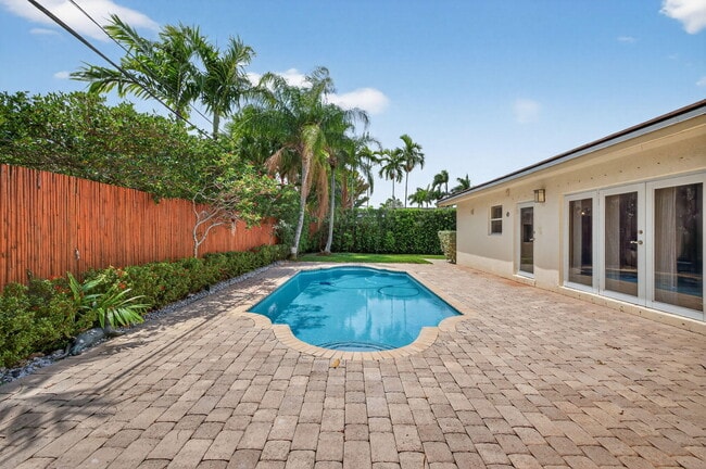 Building Photo - 2808 NE 22nd St