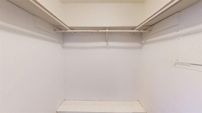 Building Photo - 1107 Braeswood Dr