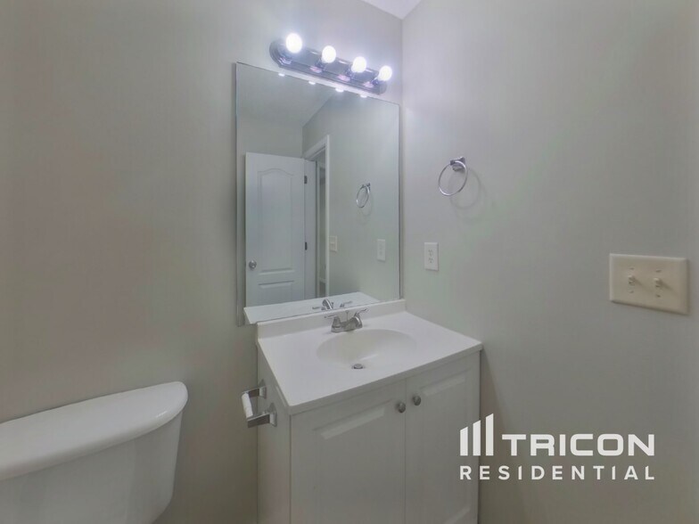 Building Photo - 134 Hunters Chase