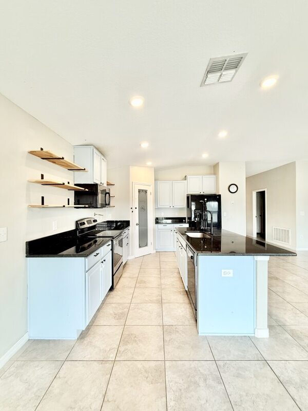 Building Photo - 17134 White Mangrove Dr