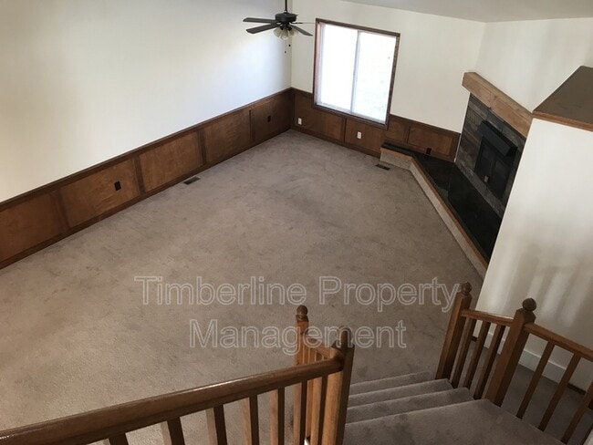 Building Photo - 936 Caribou Dr W