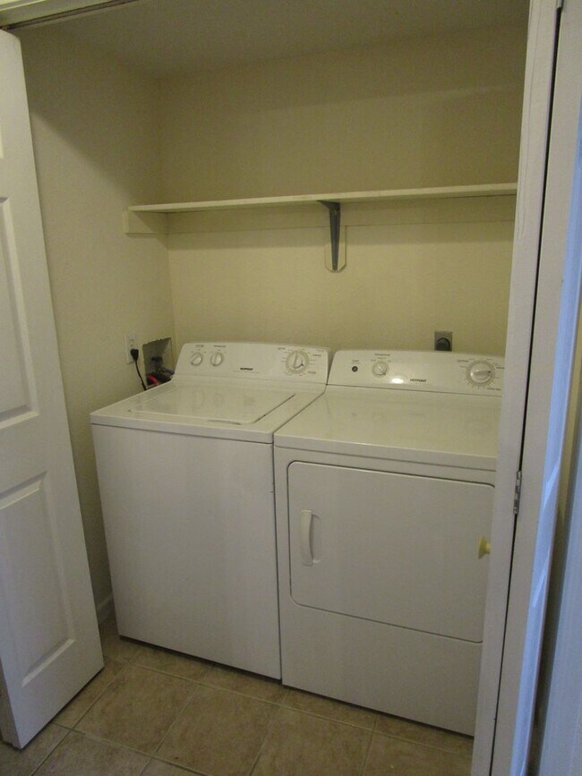 Building Photo - 4404-4404 W Jeana Ct