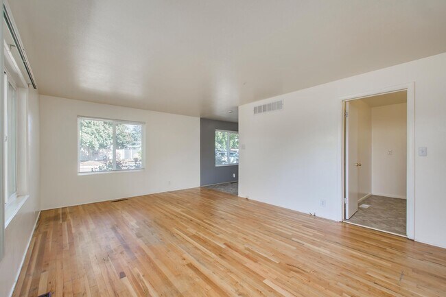 Building Photo - 1509 S Leadville Ave