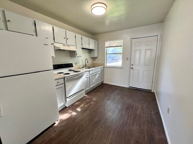 Building Photo - 920 N Leverett Ave