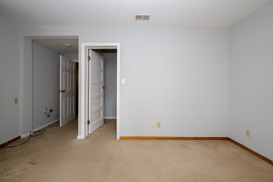 Primary Photo - 5340 Fulton St
