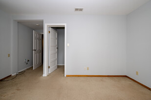 Building Photo - 5340 Fulton St